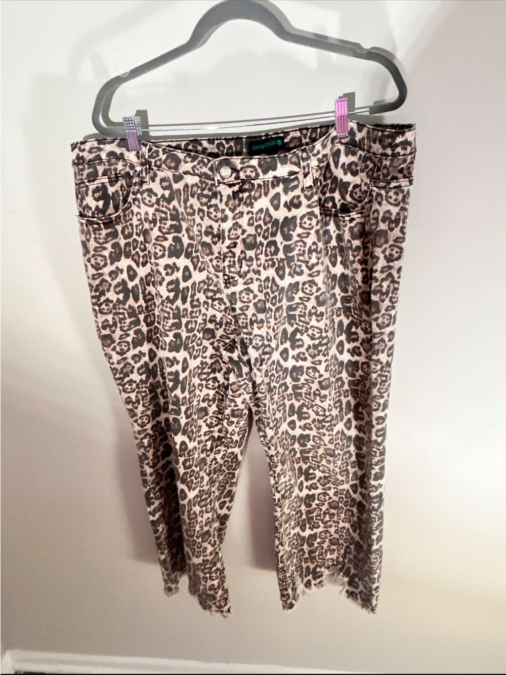 Sterling Kreek' Leopard Print Crop Pants - Beige & Black NWT
